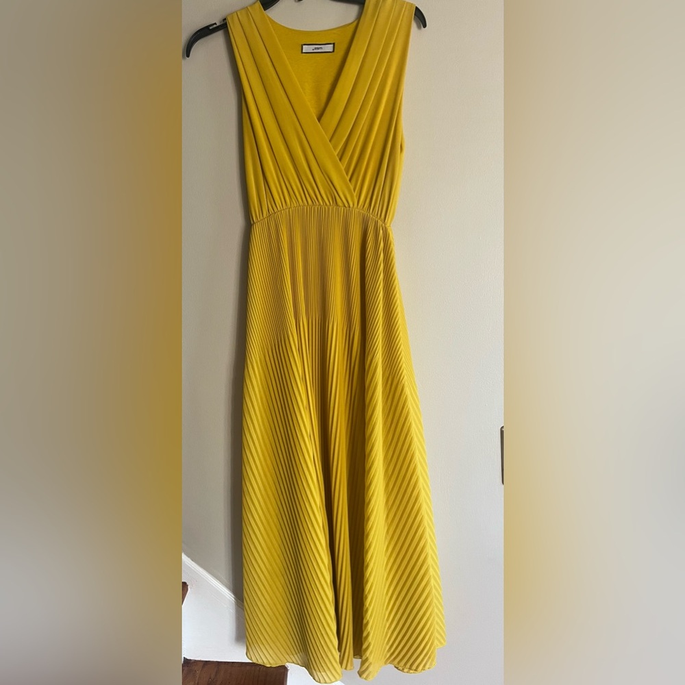 Yellow Pleated Midi Dress. Worn once. In great condition. Bought it in Portugal